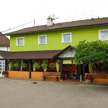 Penzion Pri Slovenc Dol pri Ljubljani Extérieur photo