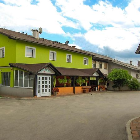 Penzion Pri Slovenc Dol pri Ljubljani Extérieur photo